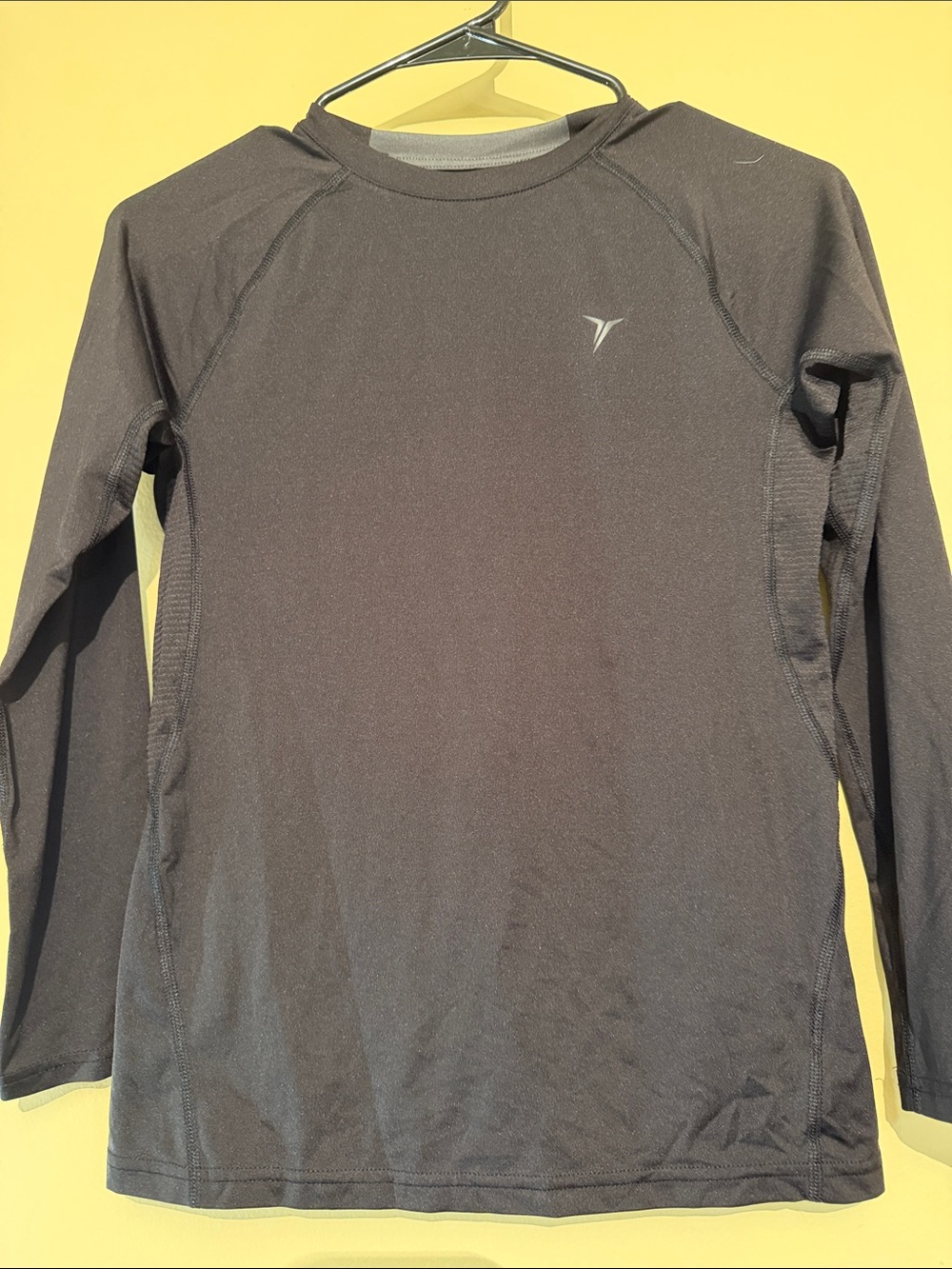 Old Navy Boys Black Long Sleeve Performance Tee